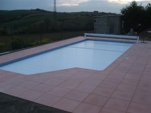 piscine-avec-volet-hors-sol